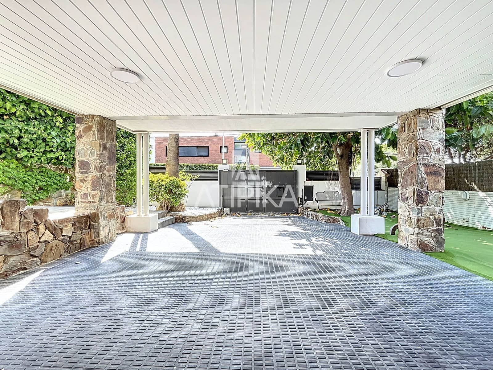 5 sypialnia Willa na sprzedaż w Castelldefels z basenem - 1 550 000 € (Ref: 9084862)