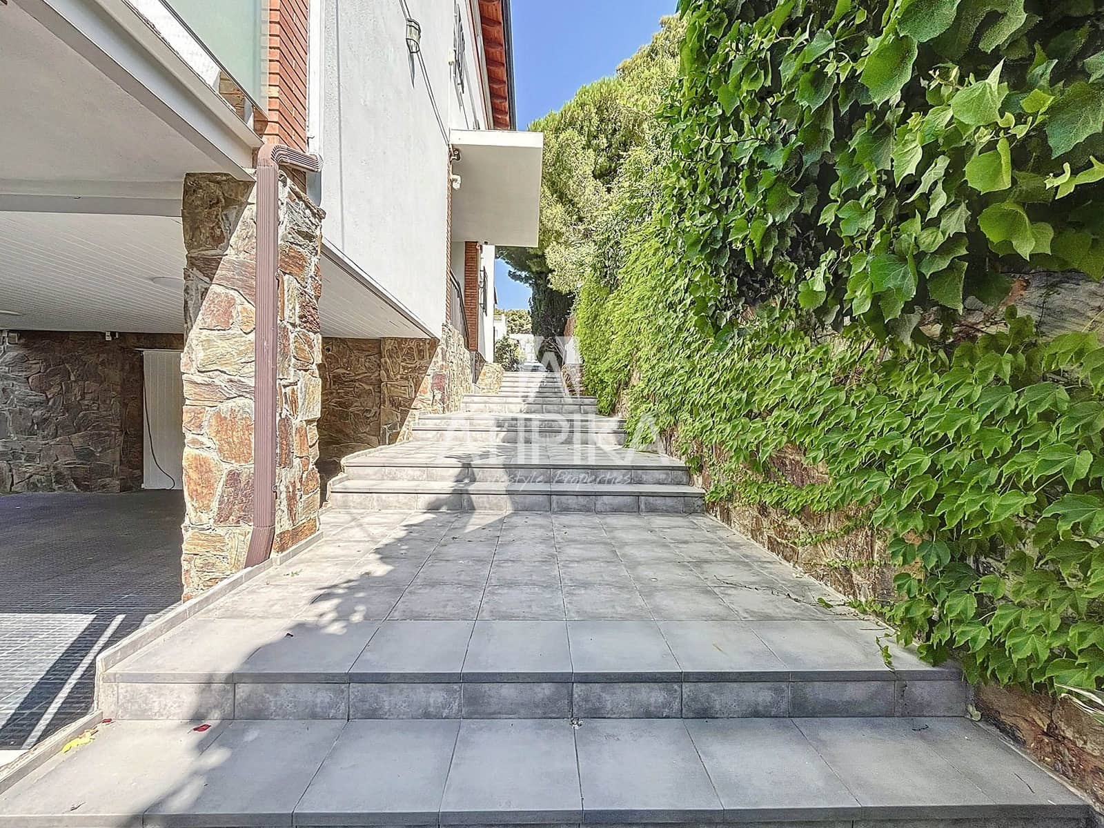 5 sypialnia Willa na sprzedaż w Castelldefels z basenem - 1 550 000 € (Ref: 9084862)