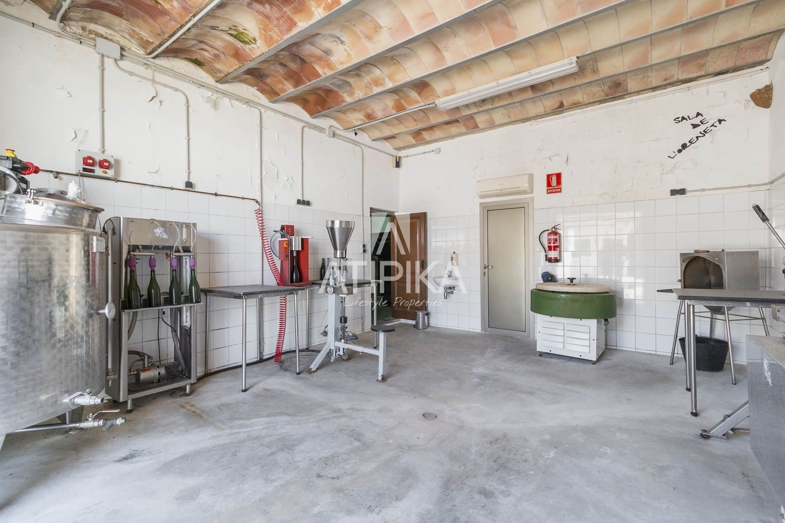 Finca/Country House for sale in Castellet i la Gornal with pool - € 1,400,000 (Ref: 9084863)