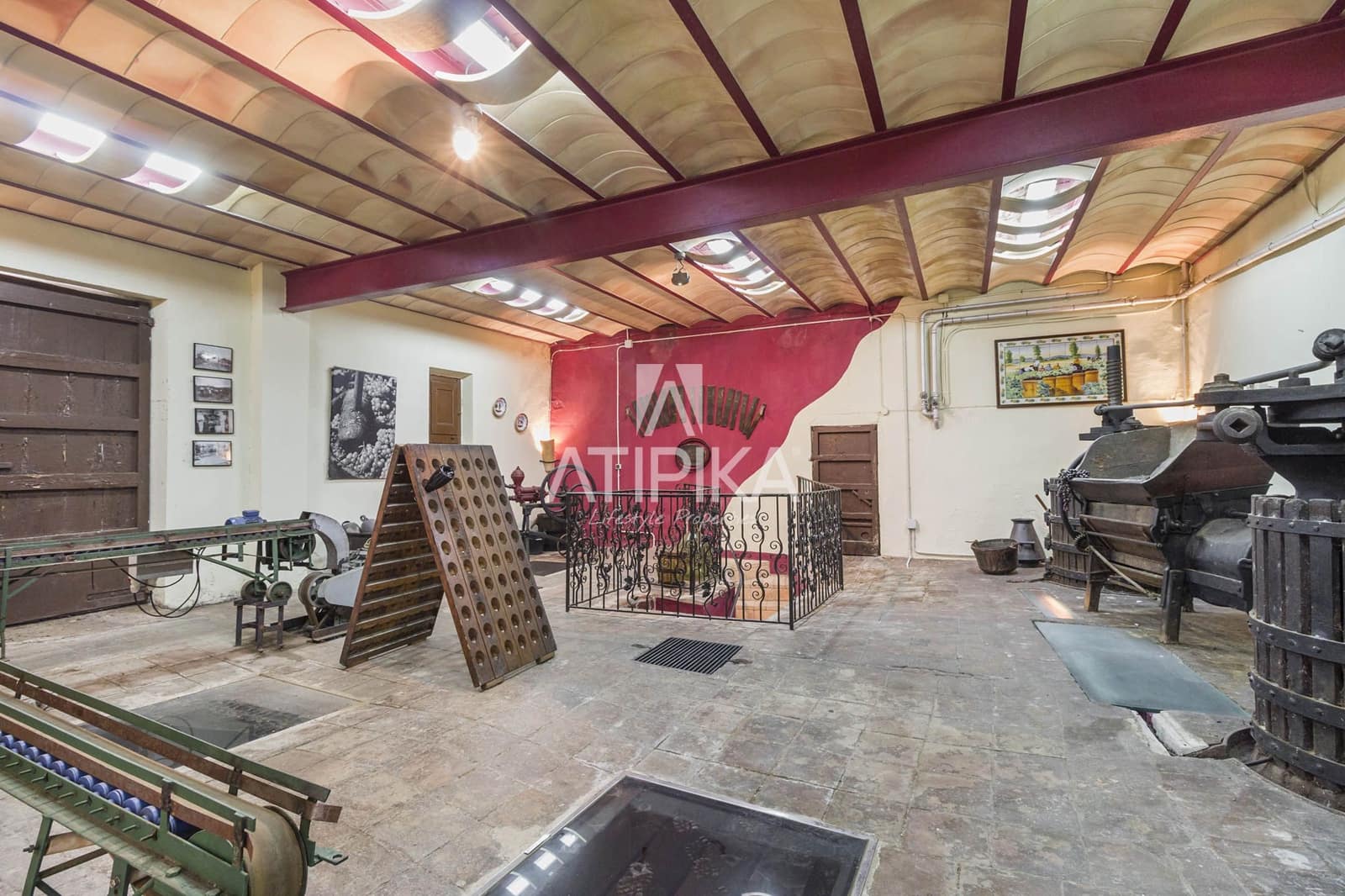 Finca/Country House for sale in Castellet i la Gornal with pool - € 1,400,000 (Ref: 9084863)