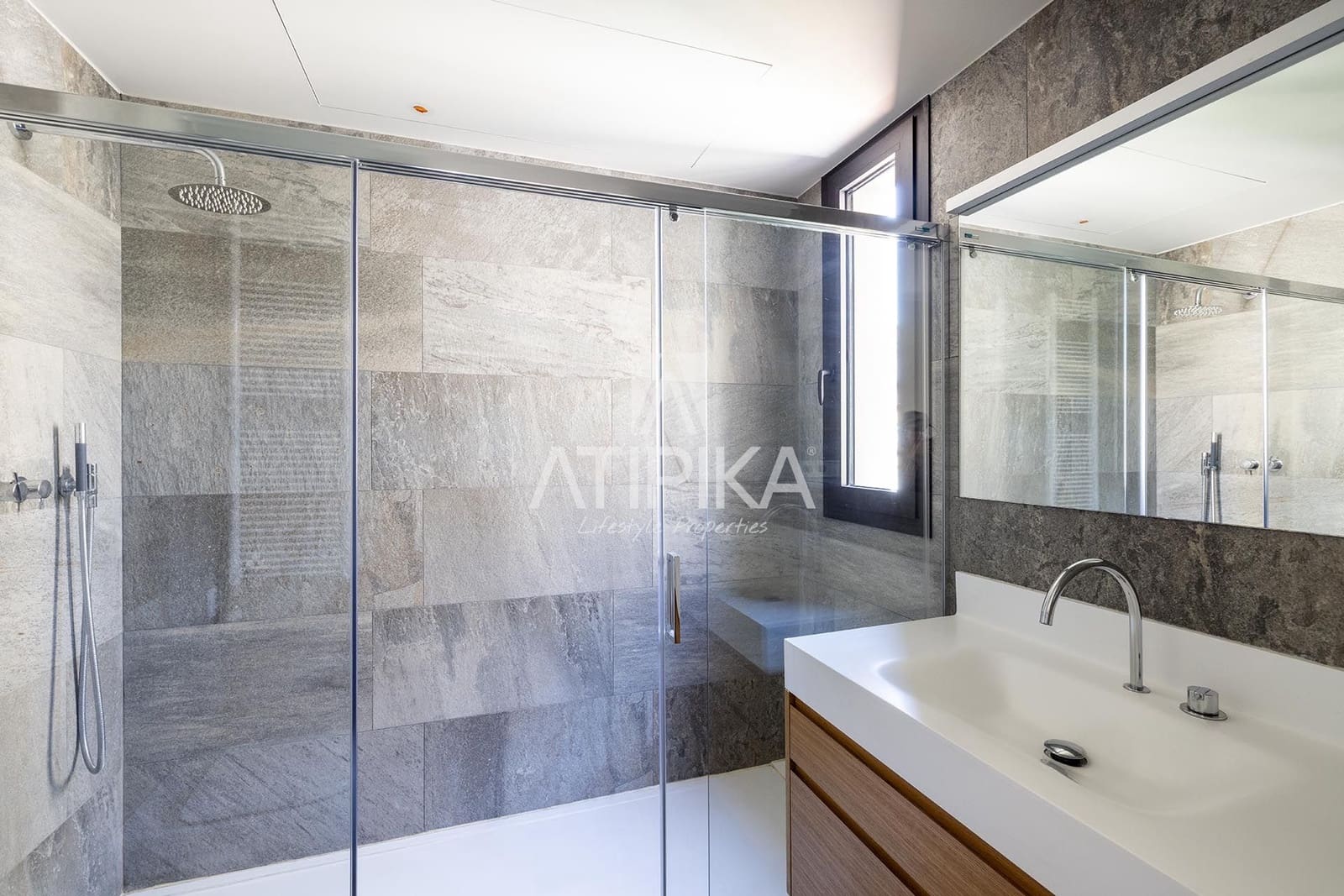 5 makuuhuone Kattohuoneisto myytävänä paikassa Barcelona kaupunki - 5 500 000 € (Ref: 9106218)