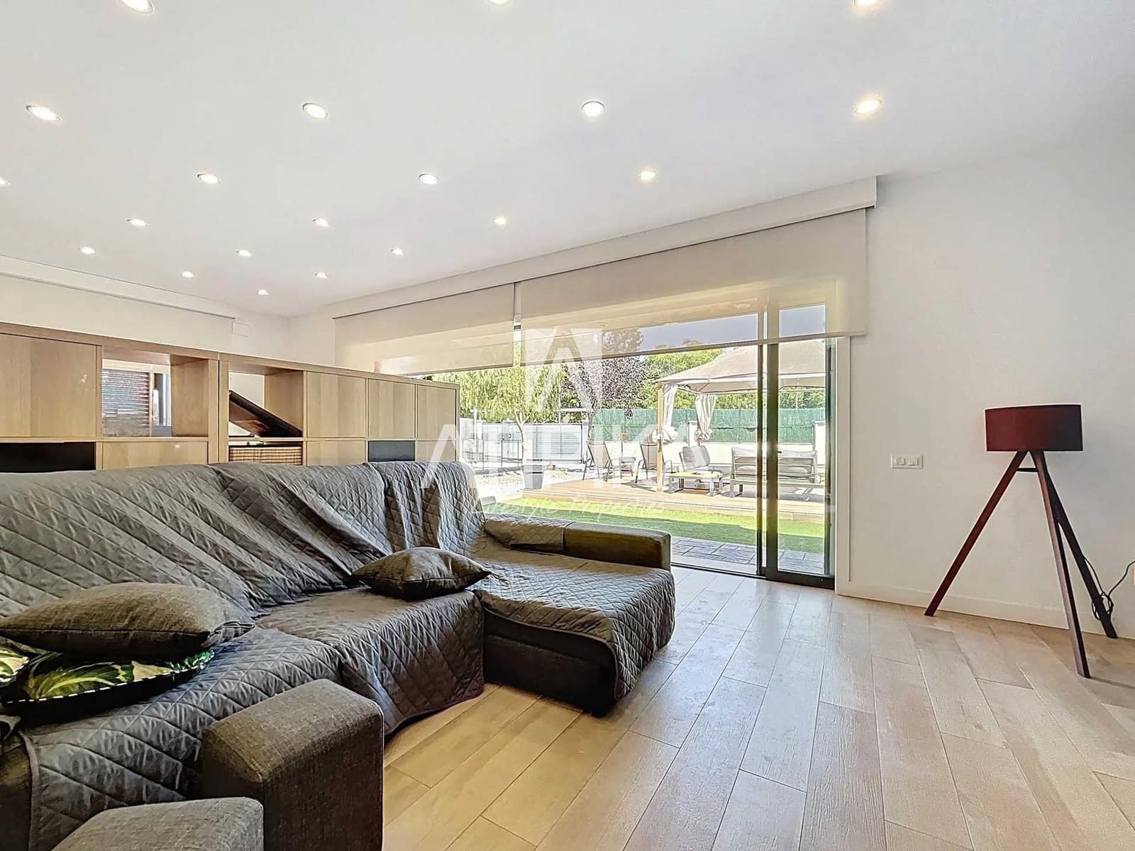 10 soverom Villa til salgs i Cubelles med svømmebasseng - € 798 000 (Ref: 9106219)