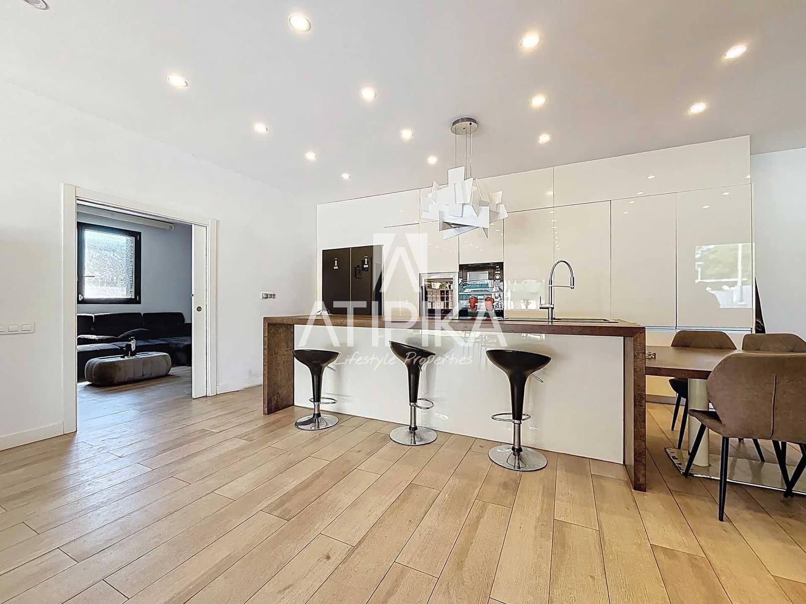 10 soverom Villa til salgs i Cubelles med svømmebasseng - € 798 000 (Ref: 9106219)