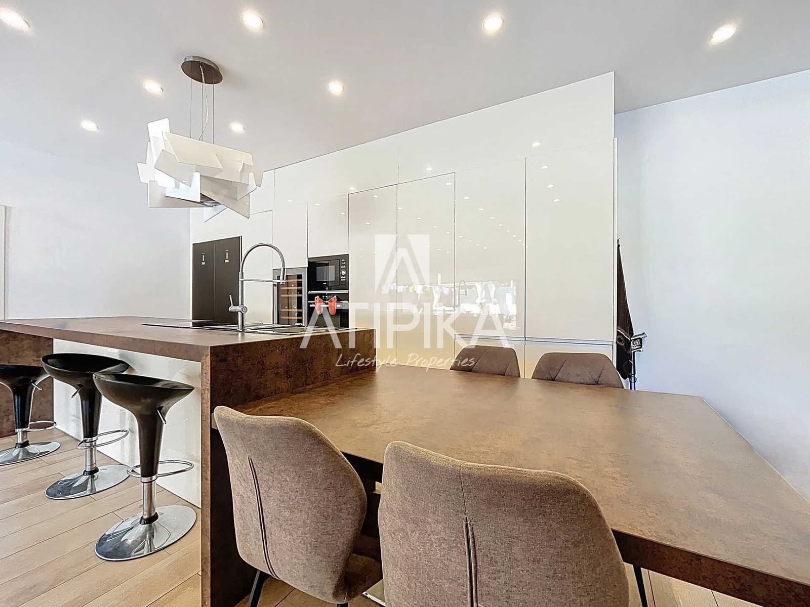 10 soverom Villa til salgs i Cubelles med svømmebasseng - € 798 000 (Ref: 9106219)