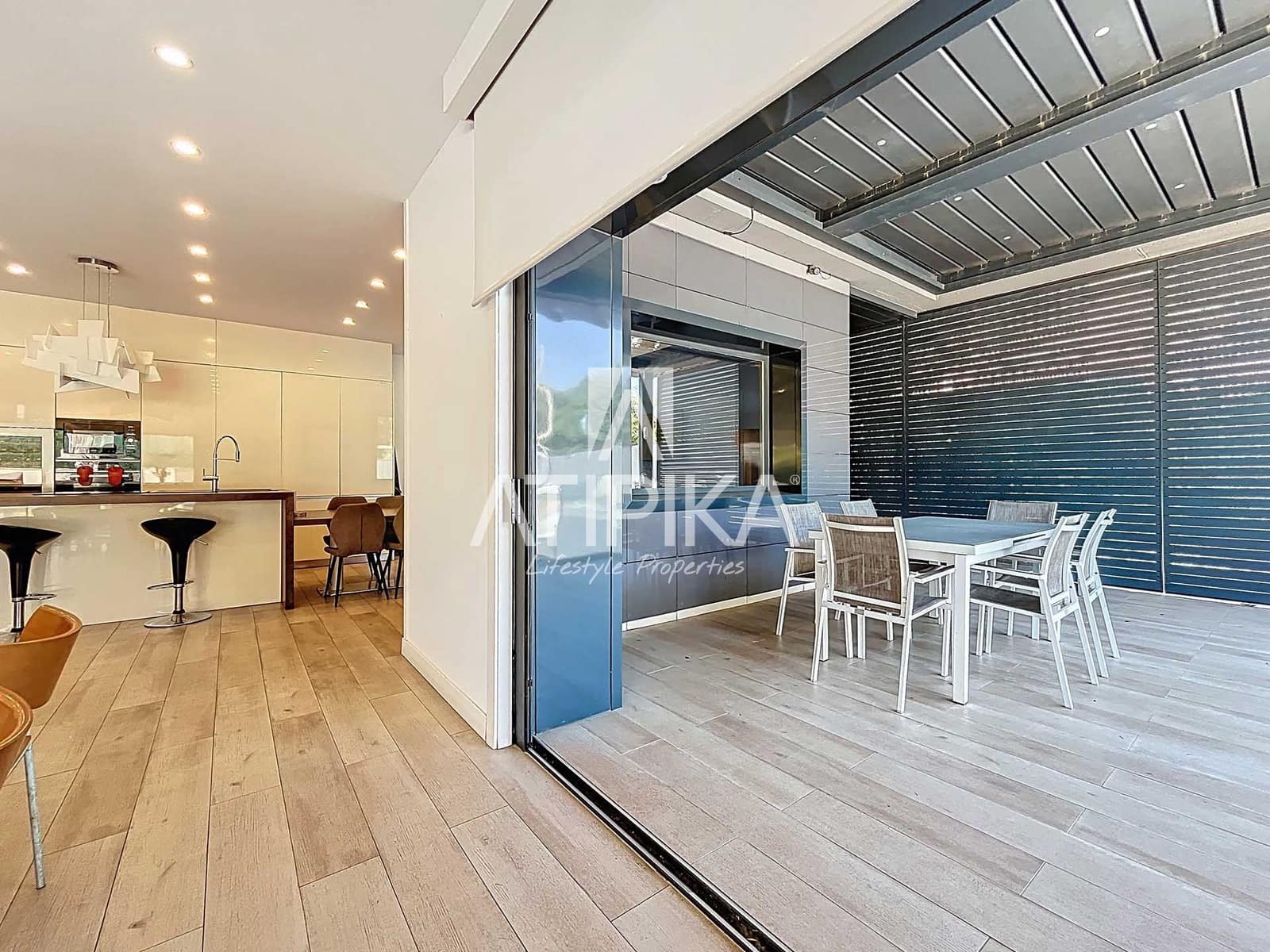 10 soverom Villa til salgs i Cubelles med svømmebasseng - € 798 000 (Ref: 9106219)