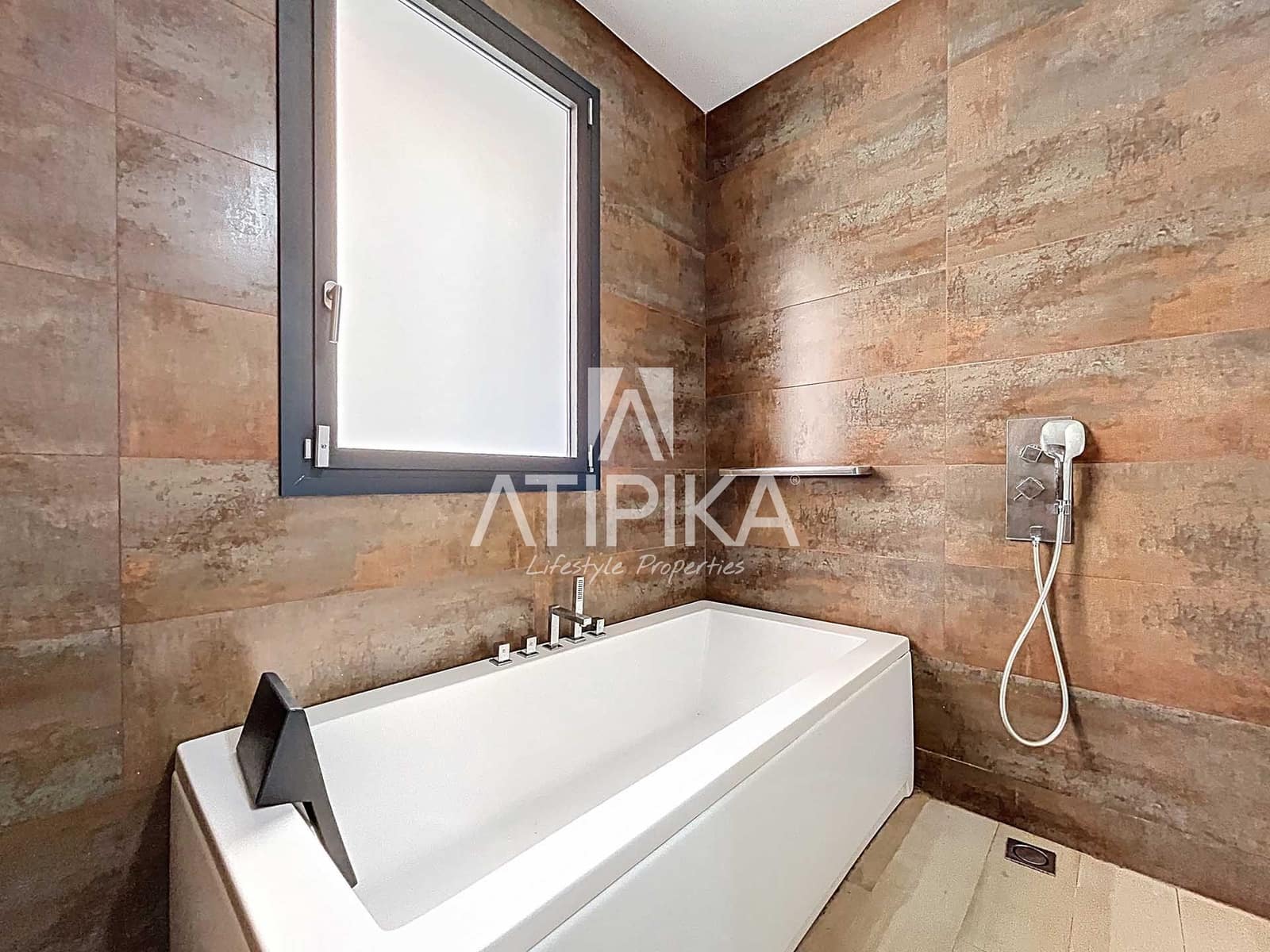 10 soverom Villa til salgs i Cubelles med svømmebasseng - € 798 000 (Ref: 9106219)