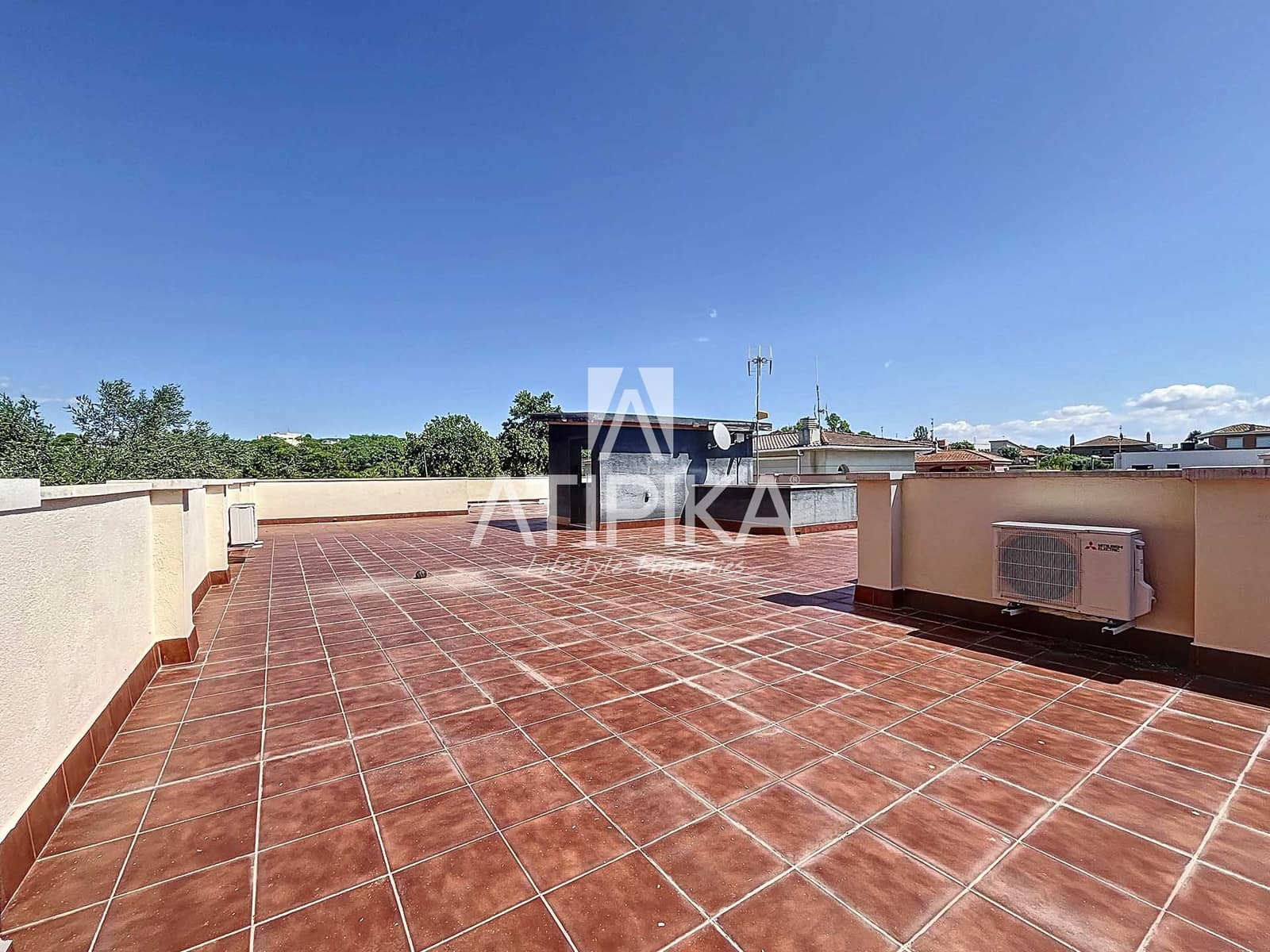 10 soverom Villa til salgs i Cubelles med svømmebasseng - € 798 000 (Ref: 9106219)