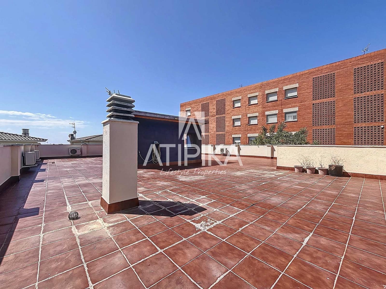 10 soverom Villa til salgs i Cubelles med svømmebasseng - € 798 000 (Ref: 9106219)