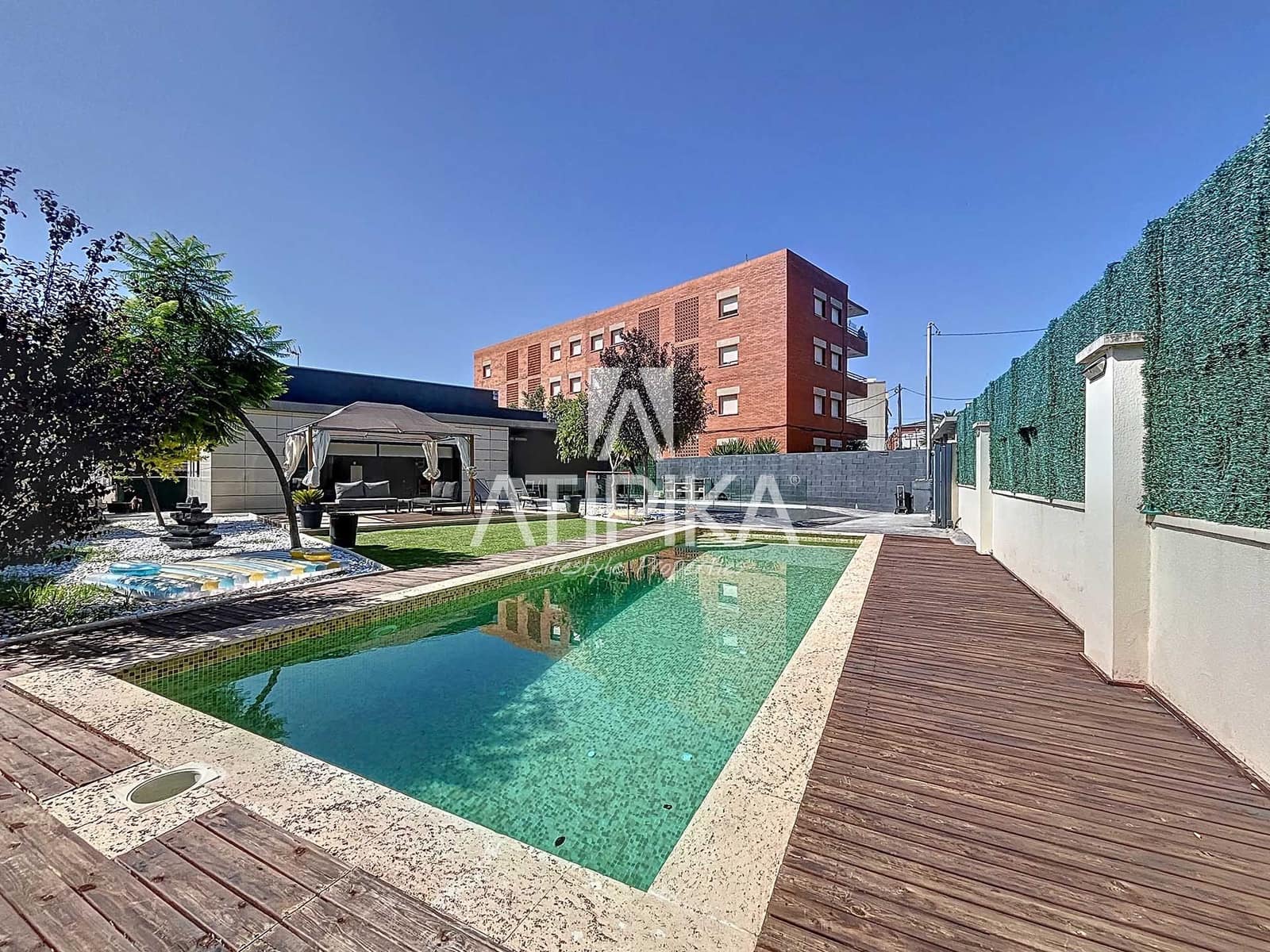 10 soverom Villa til salgs i Cubelles med svømmebasseng - € 798 000 (Ref: 9106219)