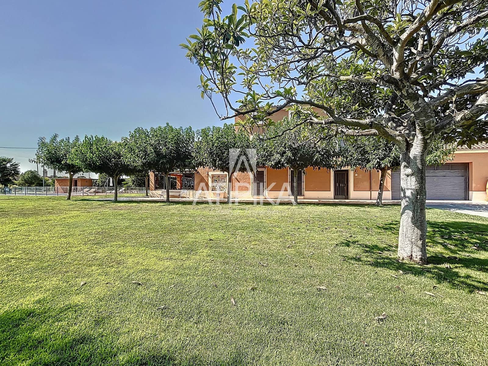 6 soveværelse Finca/Landehus til salg i La Granada med swimmingpool - € 1.690.000 (Ref: 9106220)