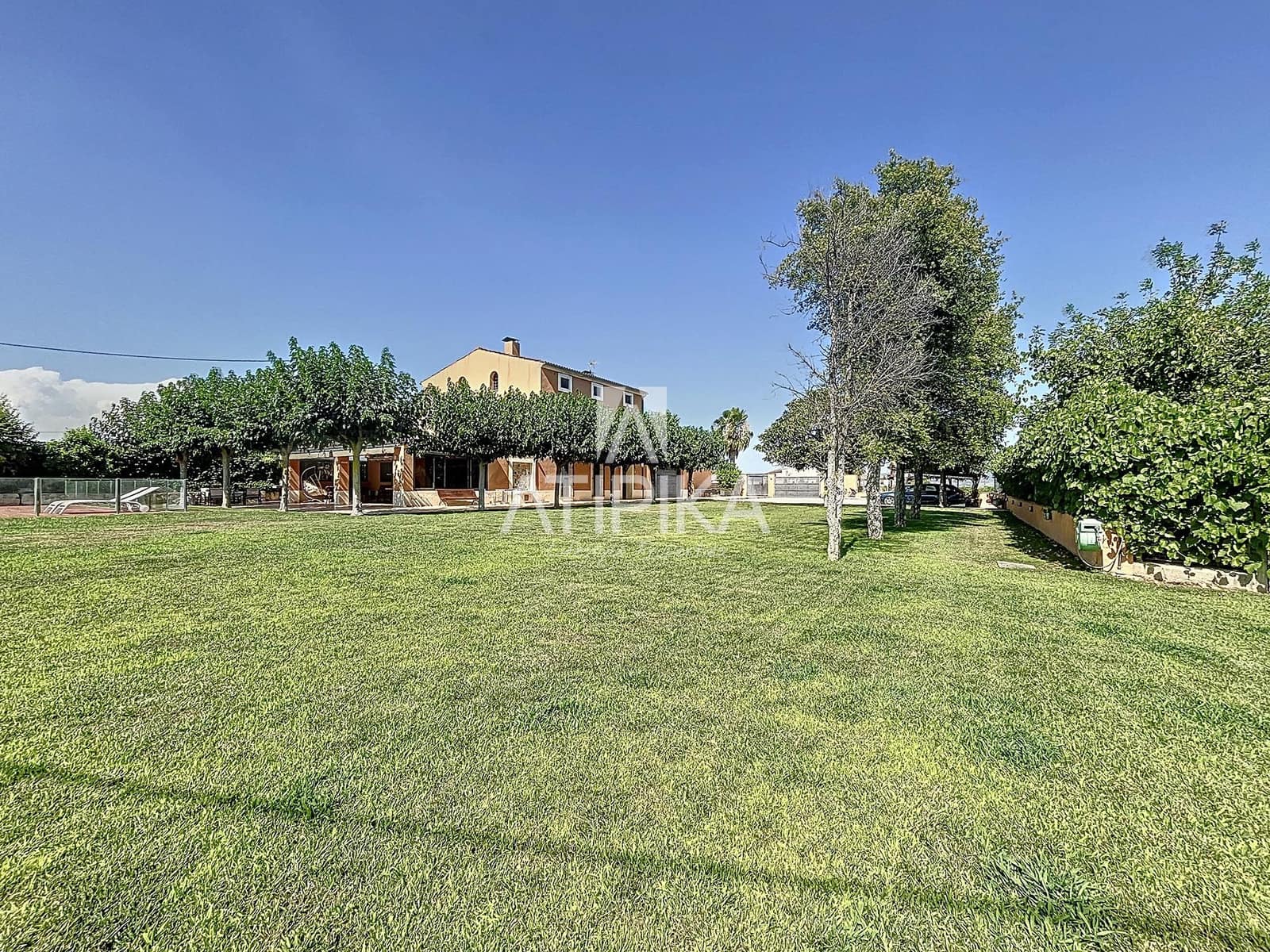 6 soveværelse Finca/Landehus til salg i La Granada med swimmingpool - € 1.690.000 (Ref: 9106220)