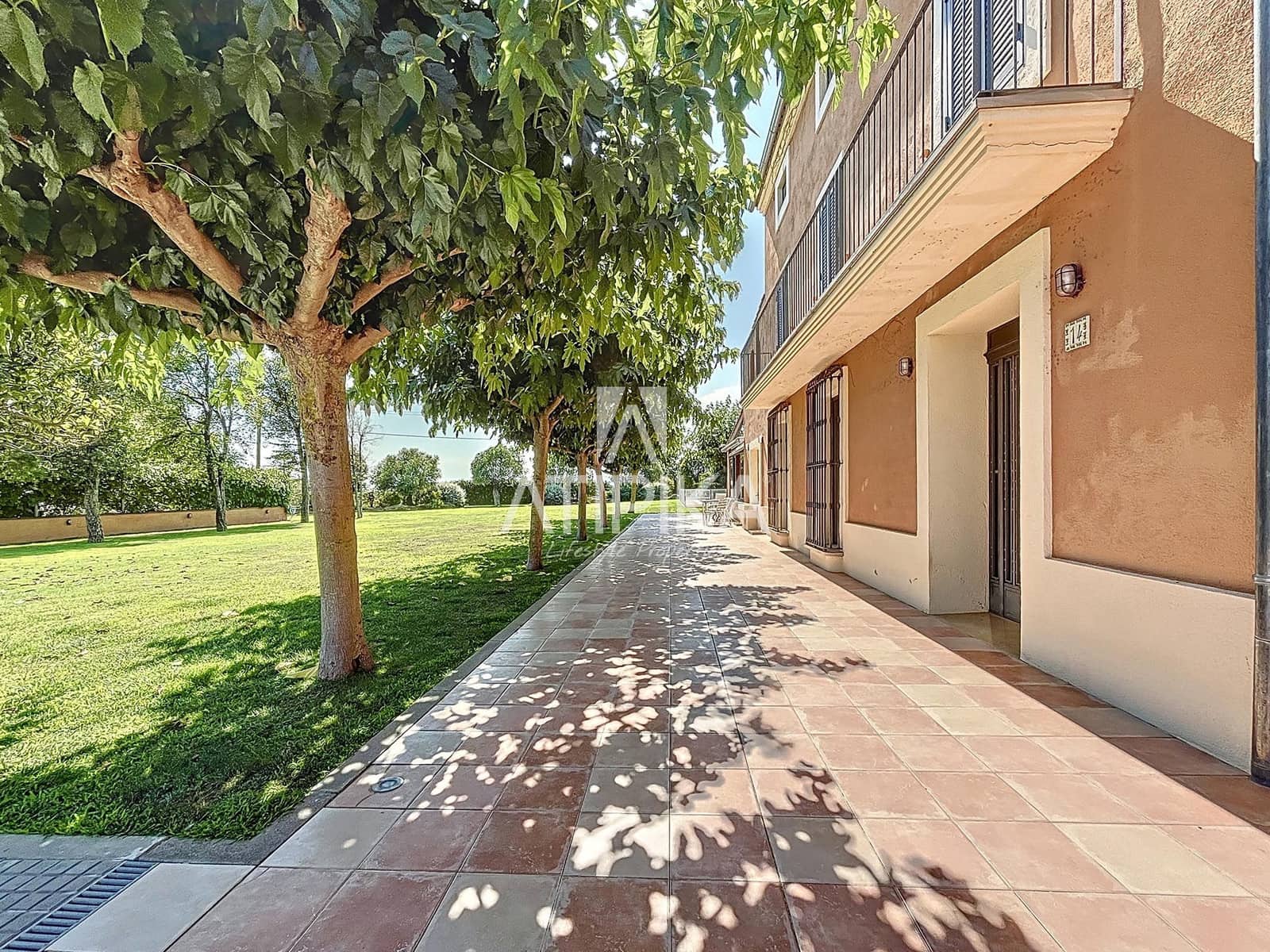 6 soveværelse Finca/Landehus til salg i La Granada med swimmingpool - € 1.690.000 (Ref: 9106220)