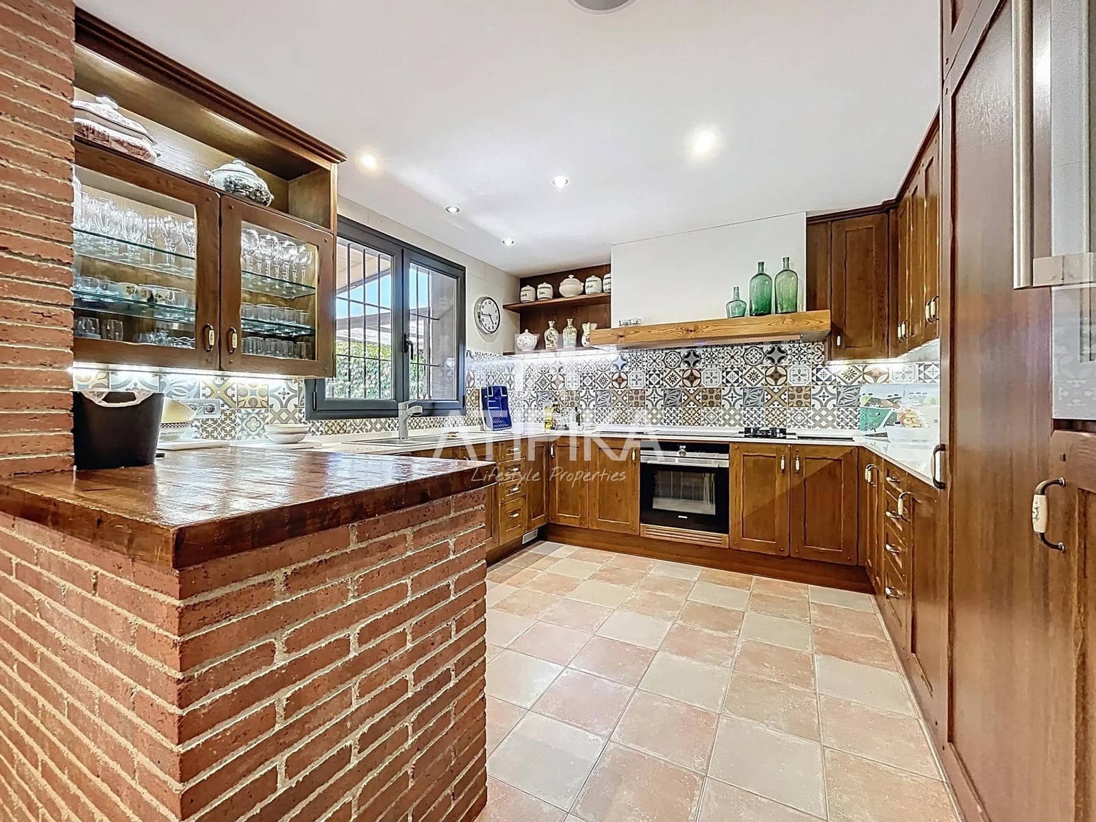 6 soveværelse Finca/Landehus til salg i La Granada med swimmingpool - € 1.690.000 (Ref: 9106220)