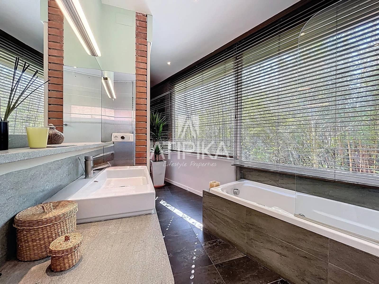 6 sypialnia Willa na sprzedaż w Sitges z basenem - 1 175 000 € (Ref: 9132050)