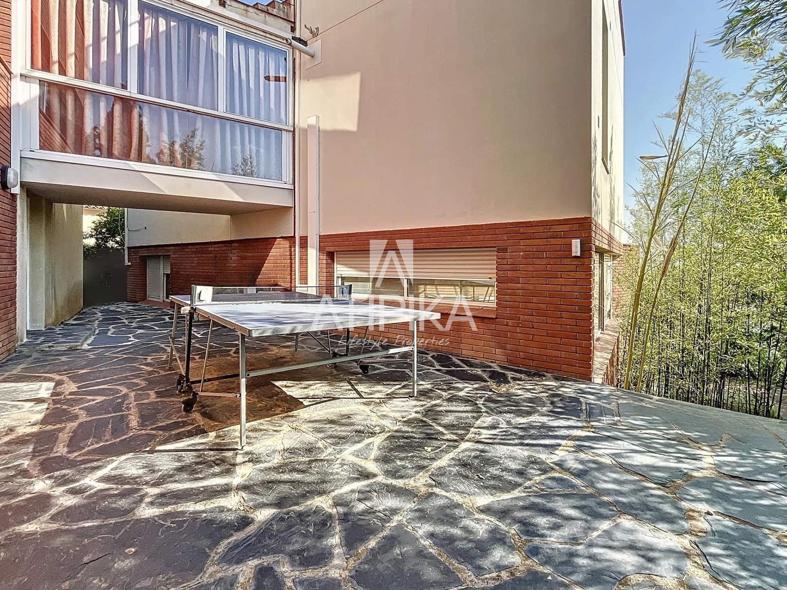 6 sypialnia Willa na sprzedaż w Sitges z basenem - 1 175 000 € (Ref: 9132050)