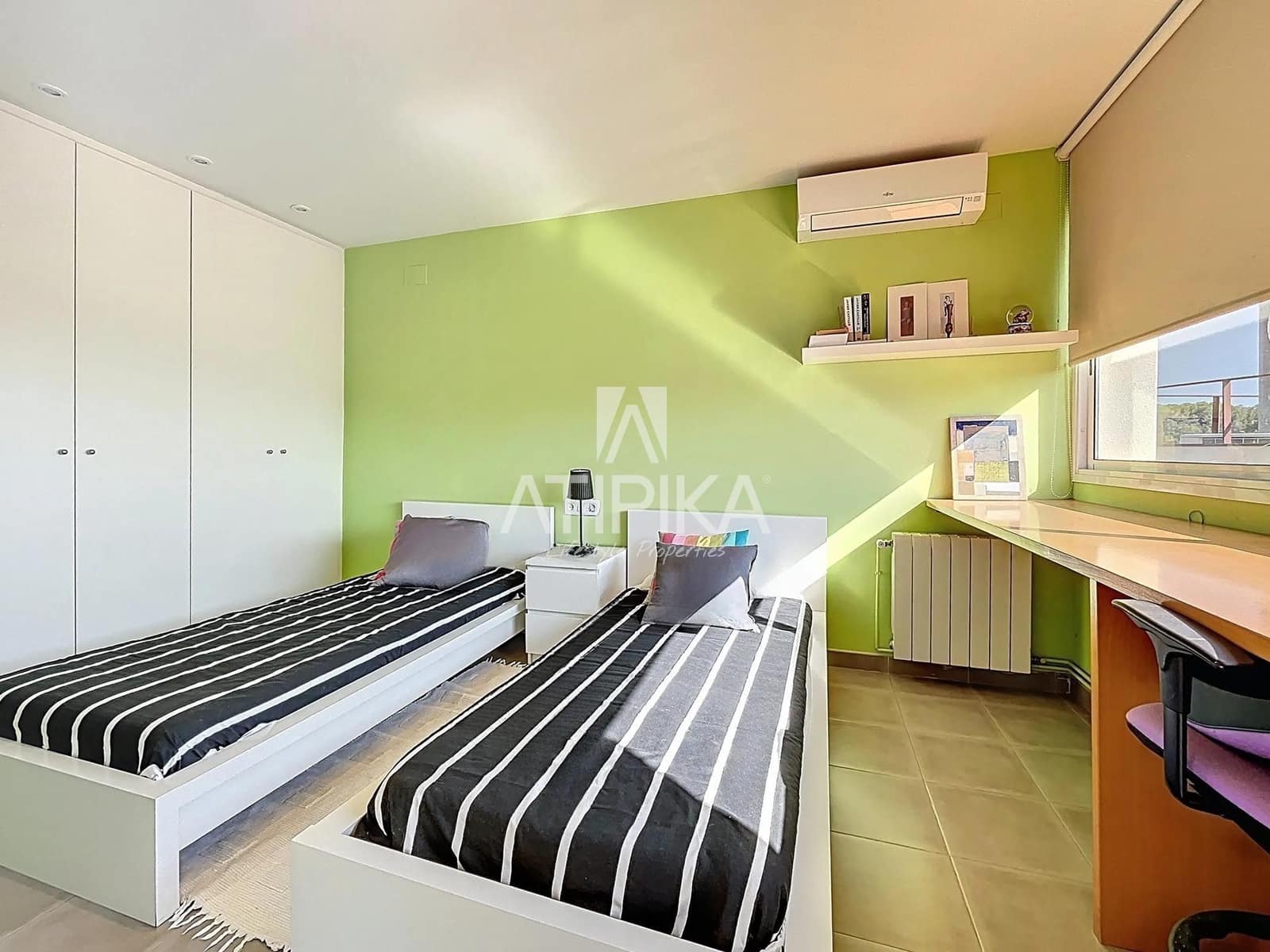 6 sypialnia Willa na sprzedaż w Sitges z basenem - 1 175 000 € (Ref: 9132050)