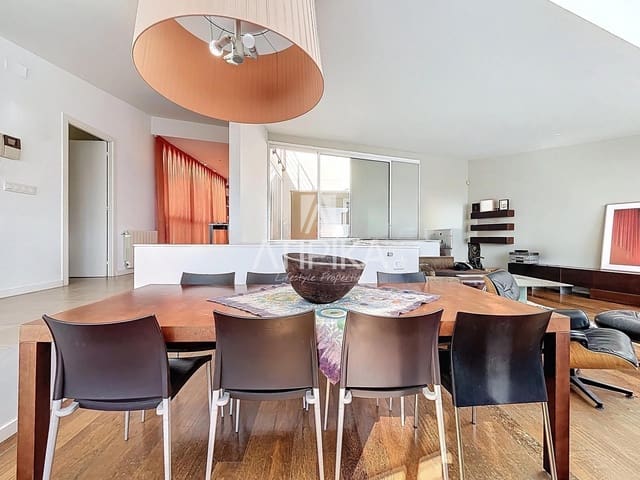 6 makuuhuone Huvila myytävänä paikassa Sitges mukana uima-altaan - 1 175 000 € (Ref: 9132050)