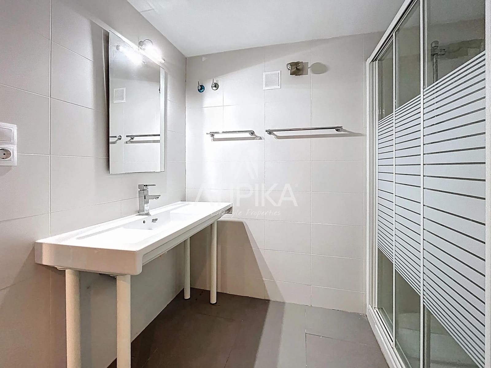 6 sypialnia Willa na sprzedaż w Sitges z basenem - 1 175 000 € (Ref: 9132050)