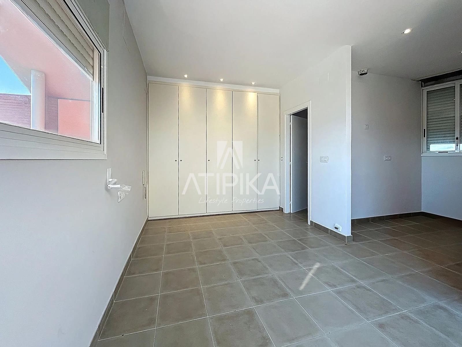 6 sypialnia Willa na sprzedaż w Sitges z basenem - 1 175 000 € (Ref: 9132050)