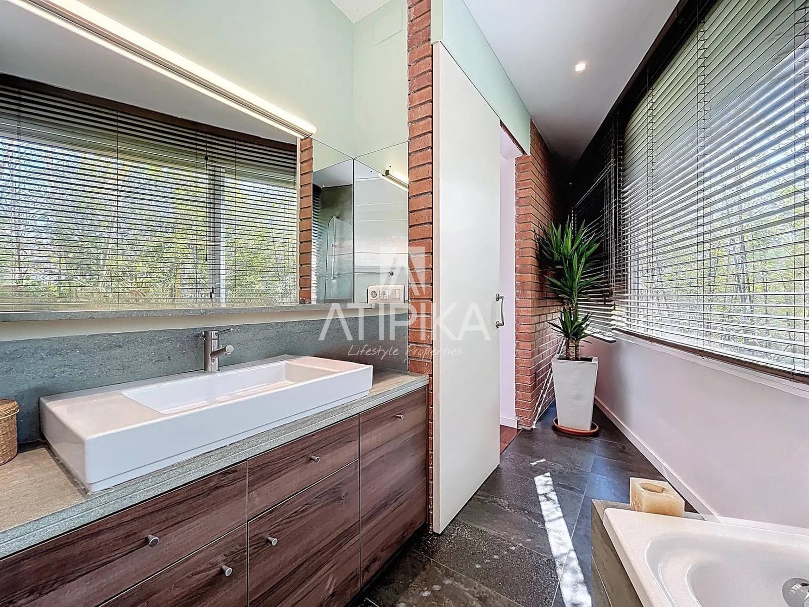 6 sypialnia Willa na sprzedaż w Sitges z basenem - 1 175 000 € (Ref: 9132050)