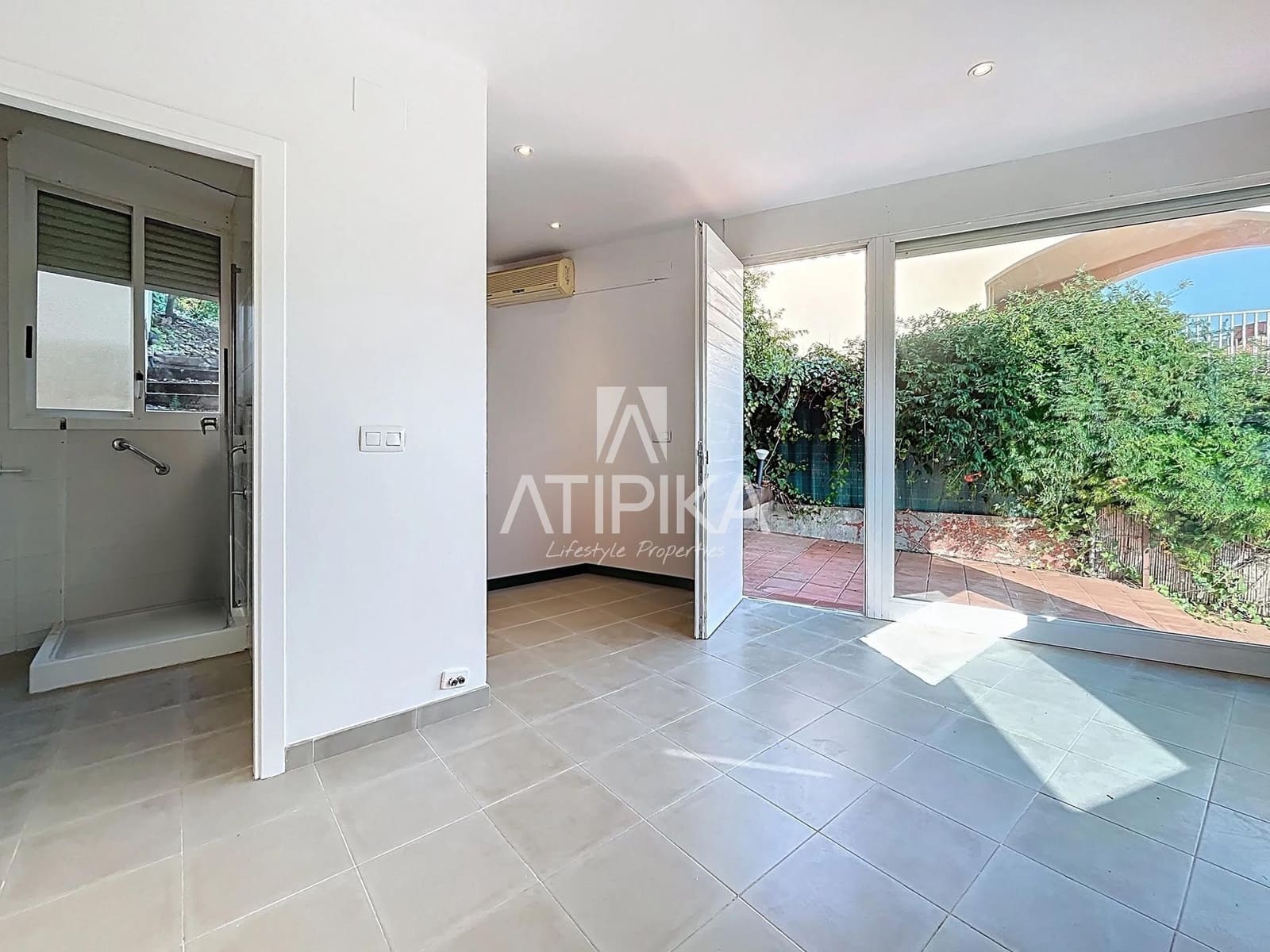 6 sypialnia Willa na sprzedaż w Sitges z basenem - 1 175 000 € (Ref: 9132050)