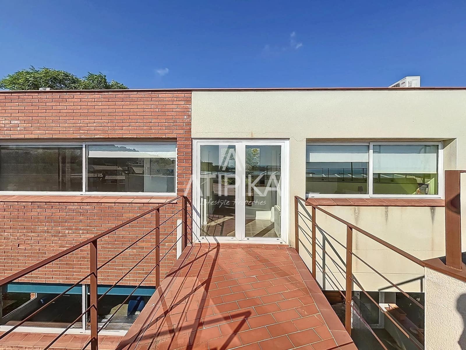 6 sypialnia Willa na sprzedaż w Sitges z basenem - 1 175 000 € (Ref: 9132050)