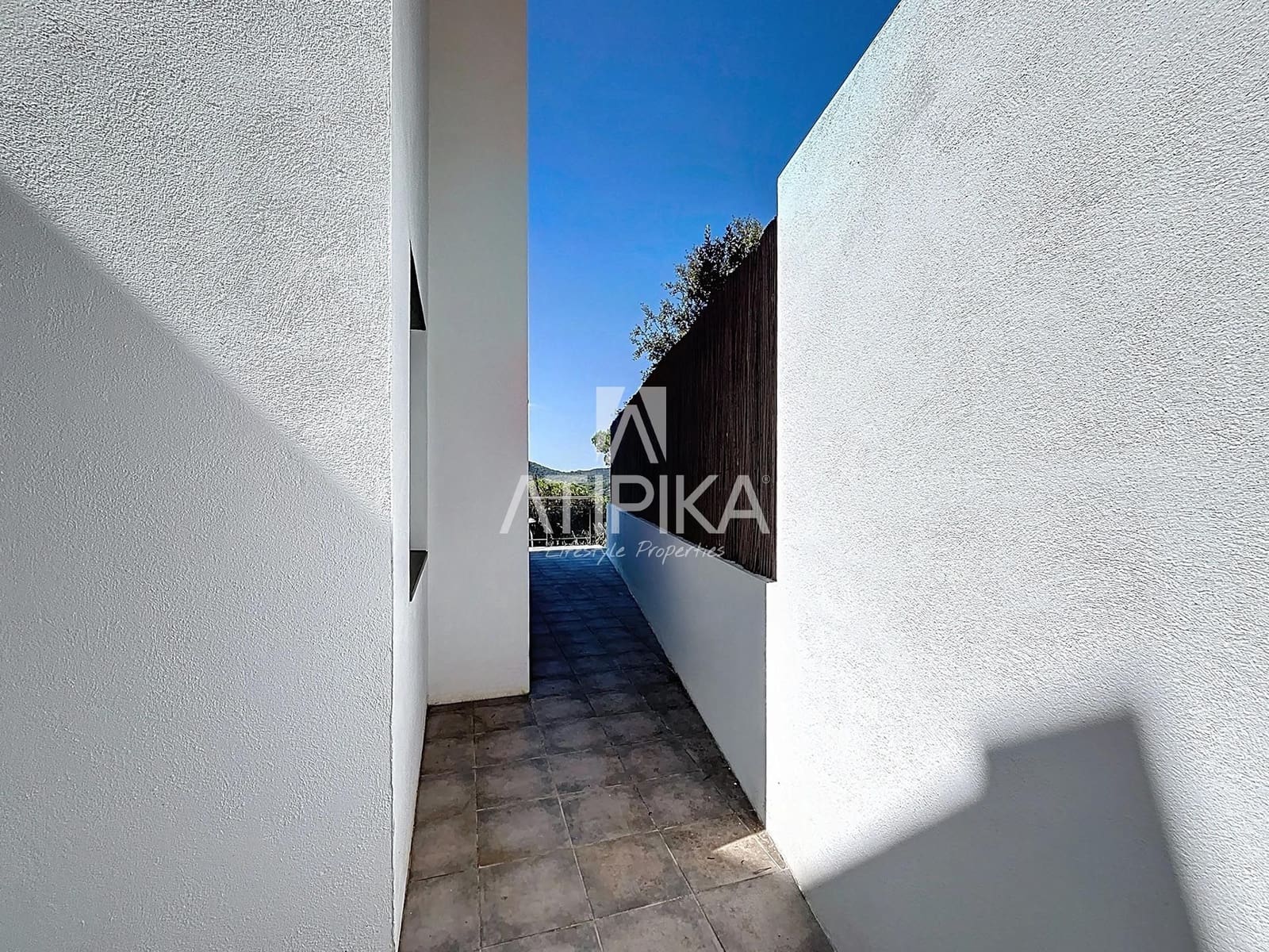 5 soveværelse Villa til salg i Vallromanes med swimmingpool - € 790.000 (Ref: 9153574)