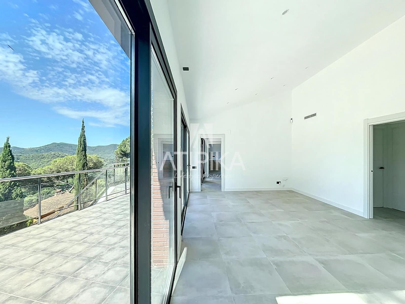 5 soveværelse Villa til salg i Vallromanes med swimmingpool - € 790.000 (Ref: 9153574)