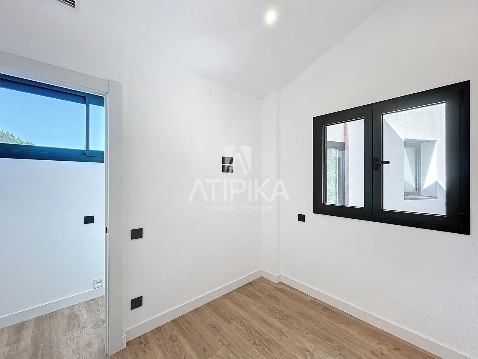 5 soveværelse Villa til salg i Vallromanes med swimmingpool - € 790.000 (Ref: 9153574)