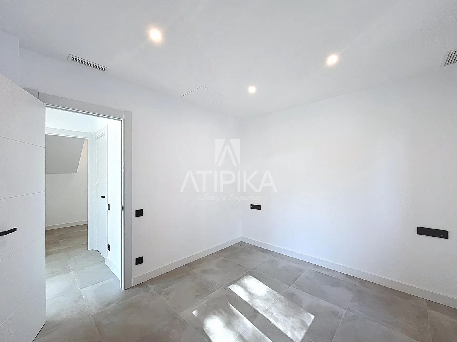 5 soveværelse Villa til salg i Vallromanes med swimmingpool - € 790.000 (Ref: 9153574)