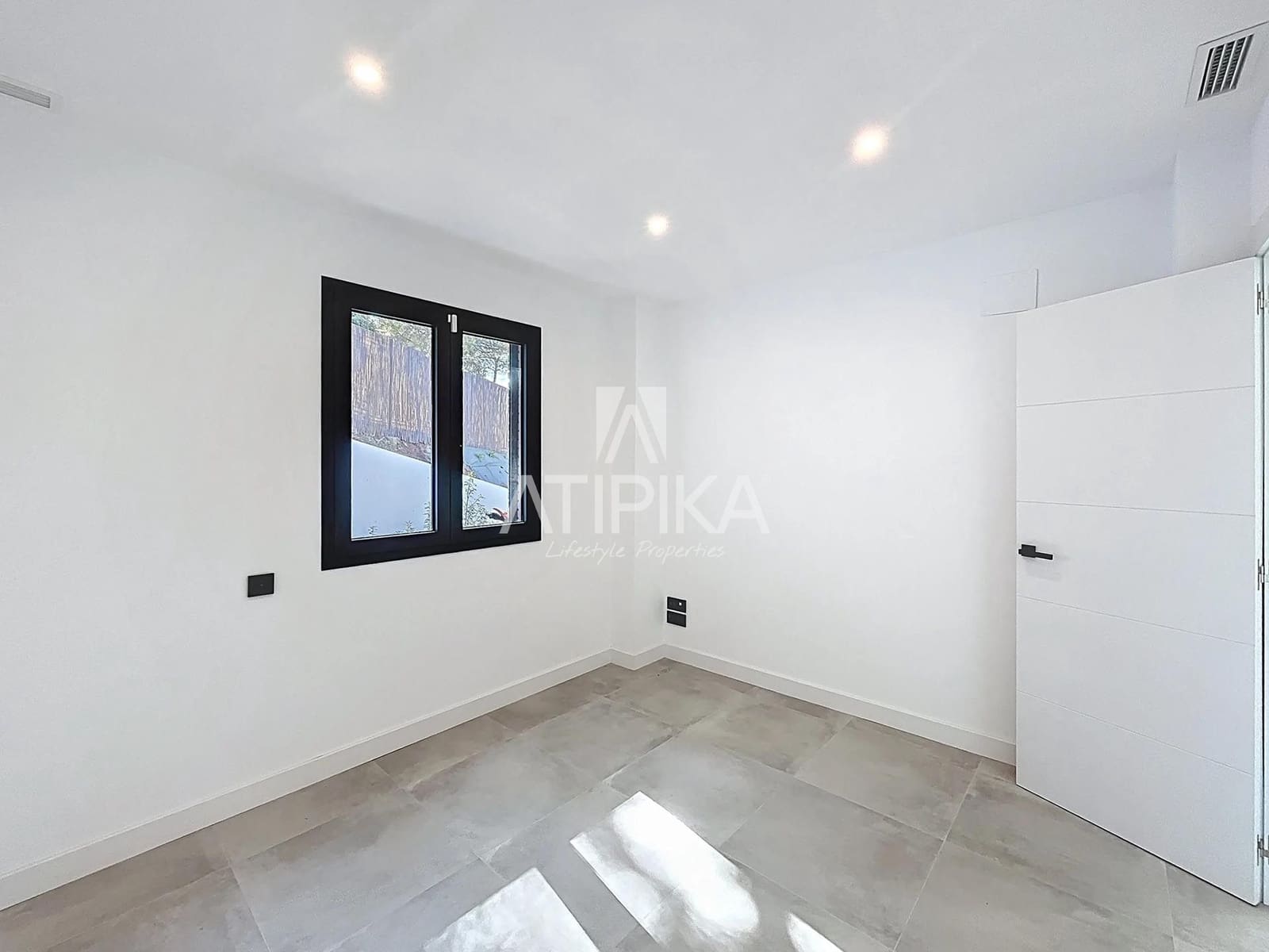 5 soveværelse Villa til salg i Vallromanes med swimmingpool - € 790.000 (Ref: 9153574)