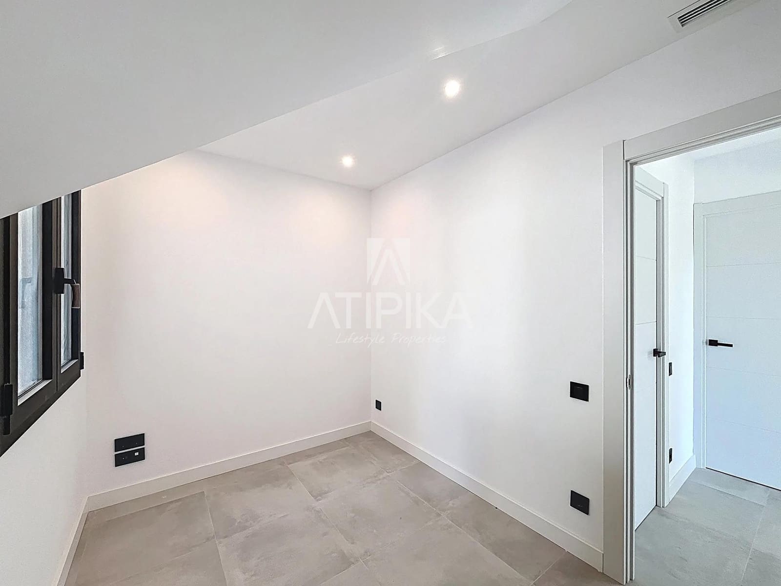 5 soveværelse Villa til salg i Vallromanes med swimmingpool - € 790.000 (Ref: 9153574)