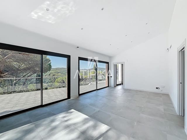 5 soveværelse Villa til salg i Vallromanes med swimmingpool - € 790.000 (Ref: 9153574)