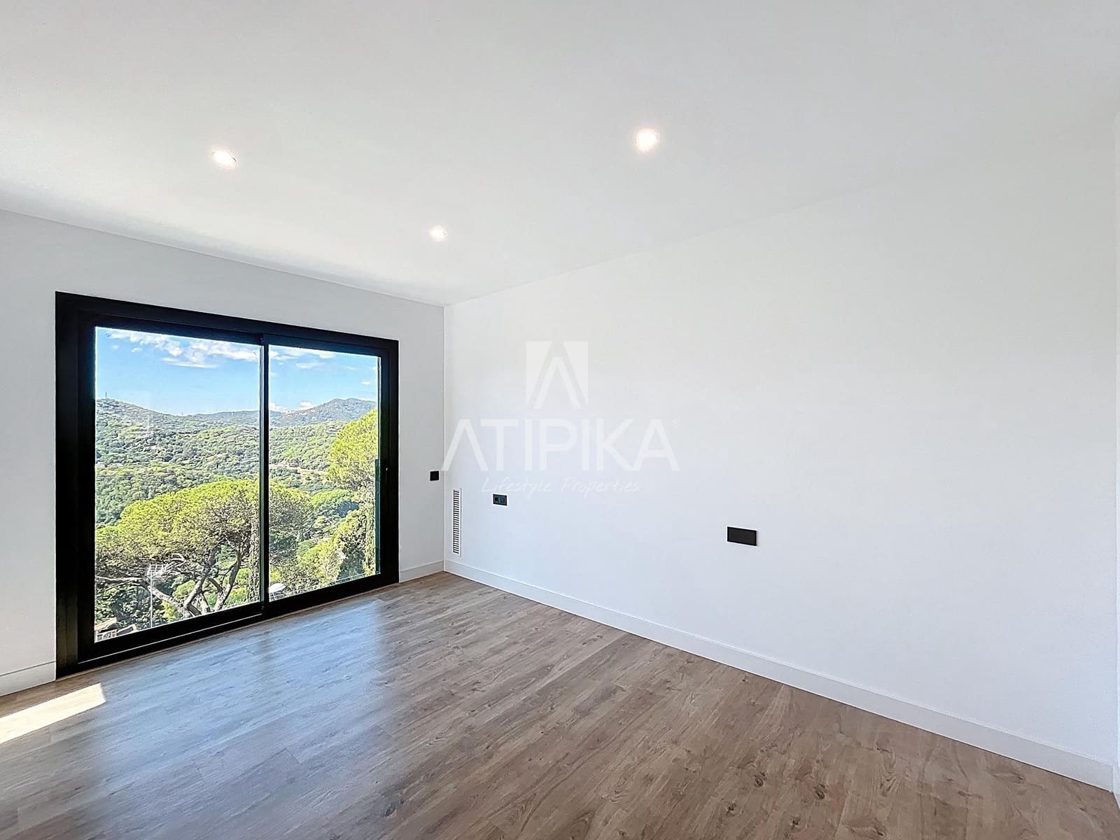 5 soveværelse Villa til salg i Vallromanes med swimmingpool - € 790.000 (Ref: 9153574)