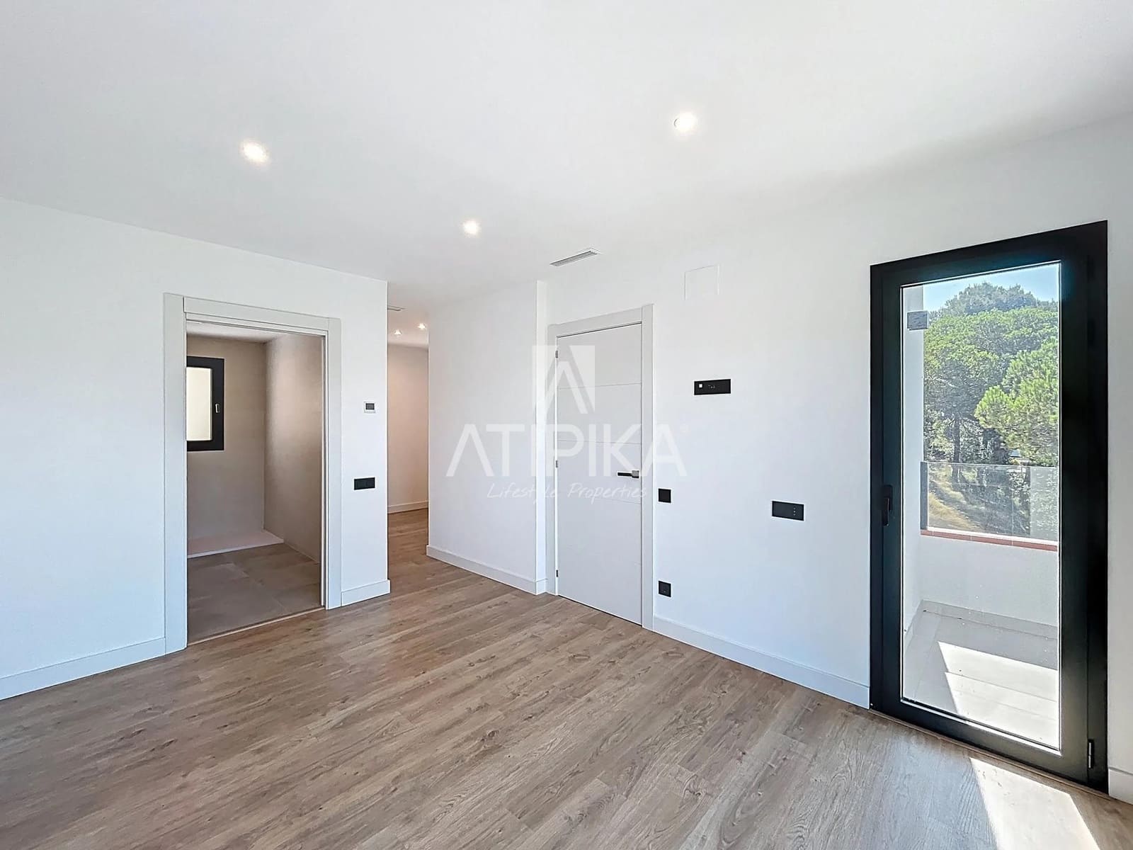 5 soveværelse Villa til salg i Vallromanes med swimmingpool - € 790.000 (Ref: 9153574)