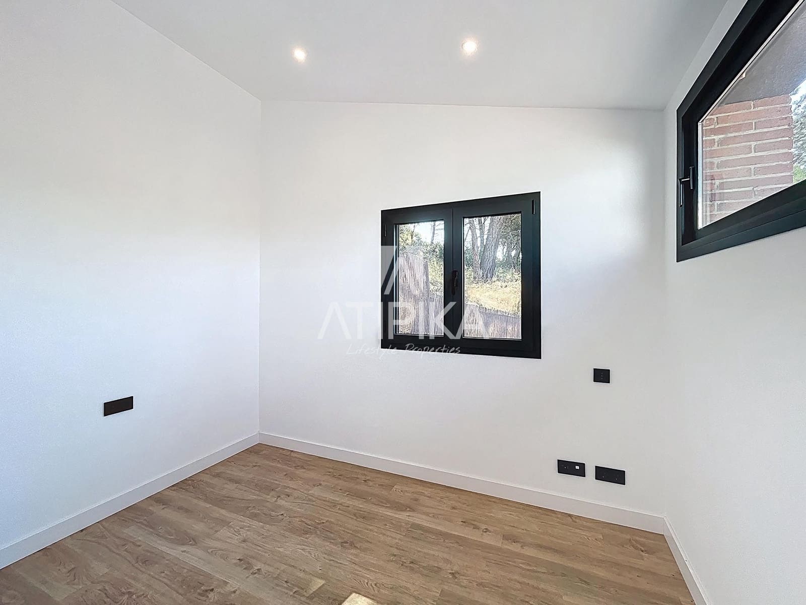 5 soveværelse Villa til salg i Vallromanes med swimmingpool - € 790.000 (Ref: 9153574)