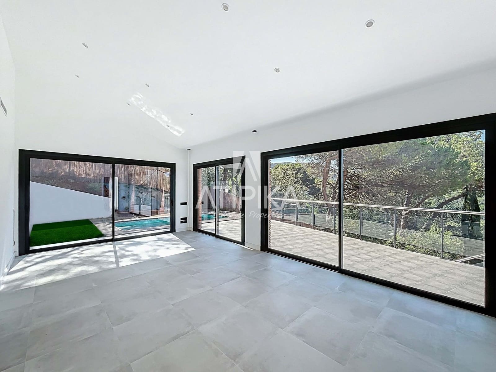 5 soveværelse Villa til salg i Vallromanes med swimmingpool - € 790.000 (Ref: 9153574)