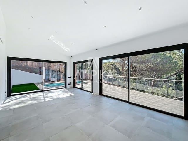 5 bedroom Villa for sale in Vallromanes with pool - € 830,000 (Ref: 9153574)