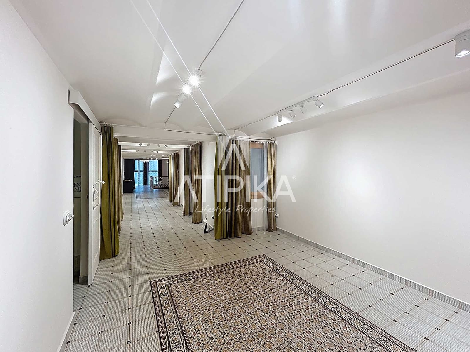 Oficina de 7 habitaciones en Barcelona ciudad en alquiler - 8.000 € (Ref: 9186616)