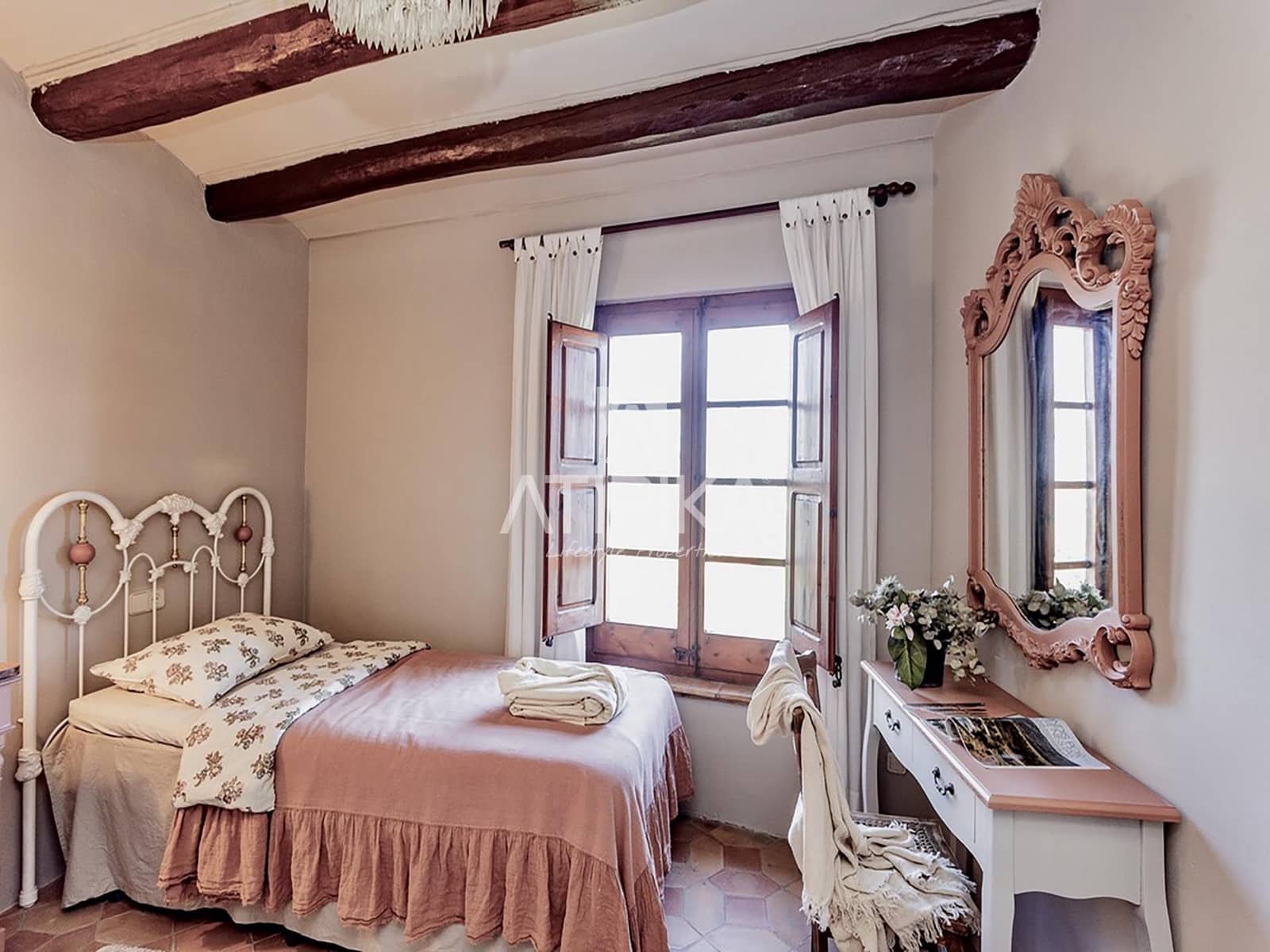 8 soveværelse Finca/Landehus til salg i Castellvi de la Marca med swimmingpool - € 995.000 (Ref: 9187970)