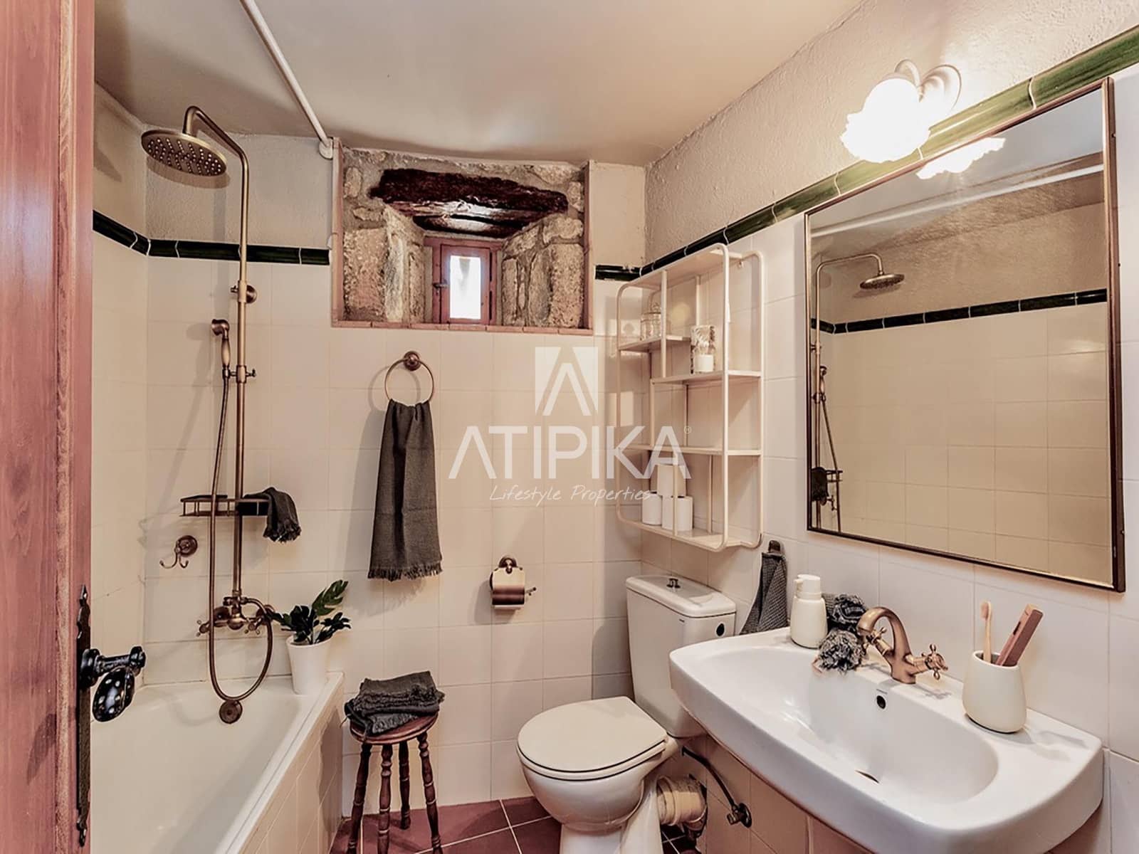 8 soveværelse Finca/Landehus til salg i Castellvi de la Marca med swimmingpool - € 995.000 (Ref: 9187970)