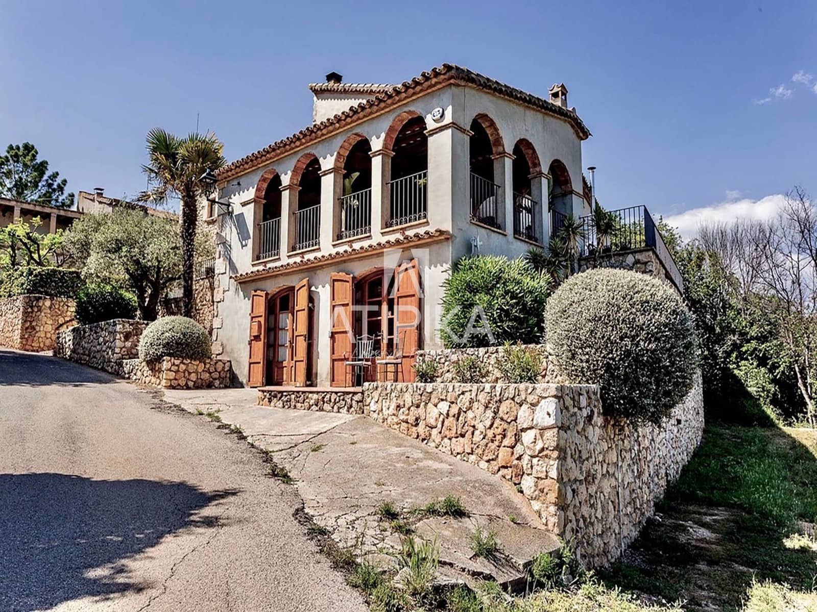 8 soveværelse Finca/Landehus til salg i Castellvi de la Marca med swimmingpool - € 995.000 (Ref: 9187970)