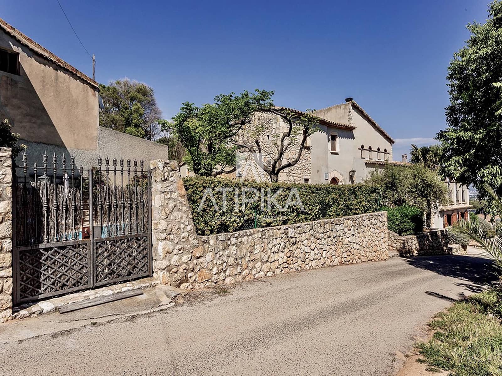 8 soveværelse Finca/Landehus til salg i Castellvi de la Marca med swimmingpool - € 995.000 (Ref: 9187970)