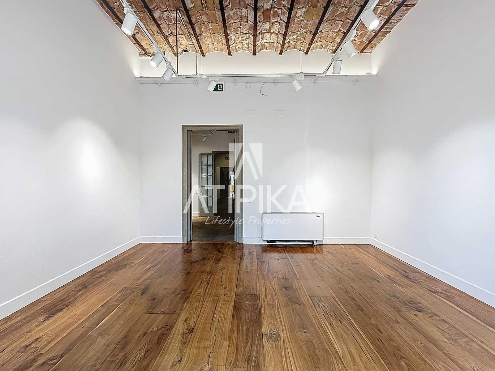 8 soveværelse Kontor til leje i Barcelona by - € 15.000 (Ref: 9195227)