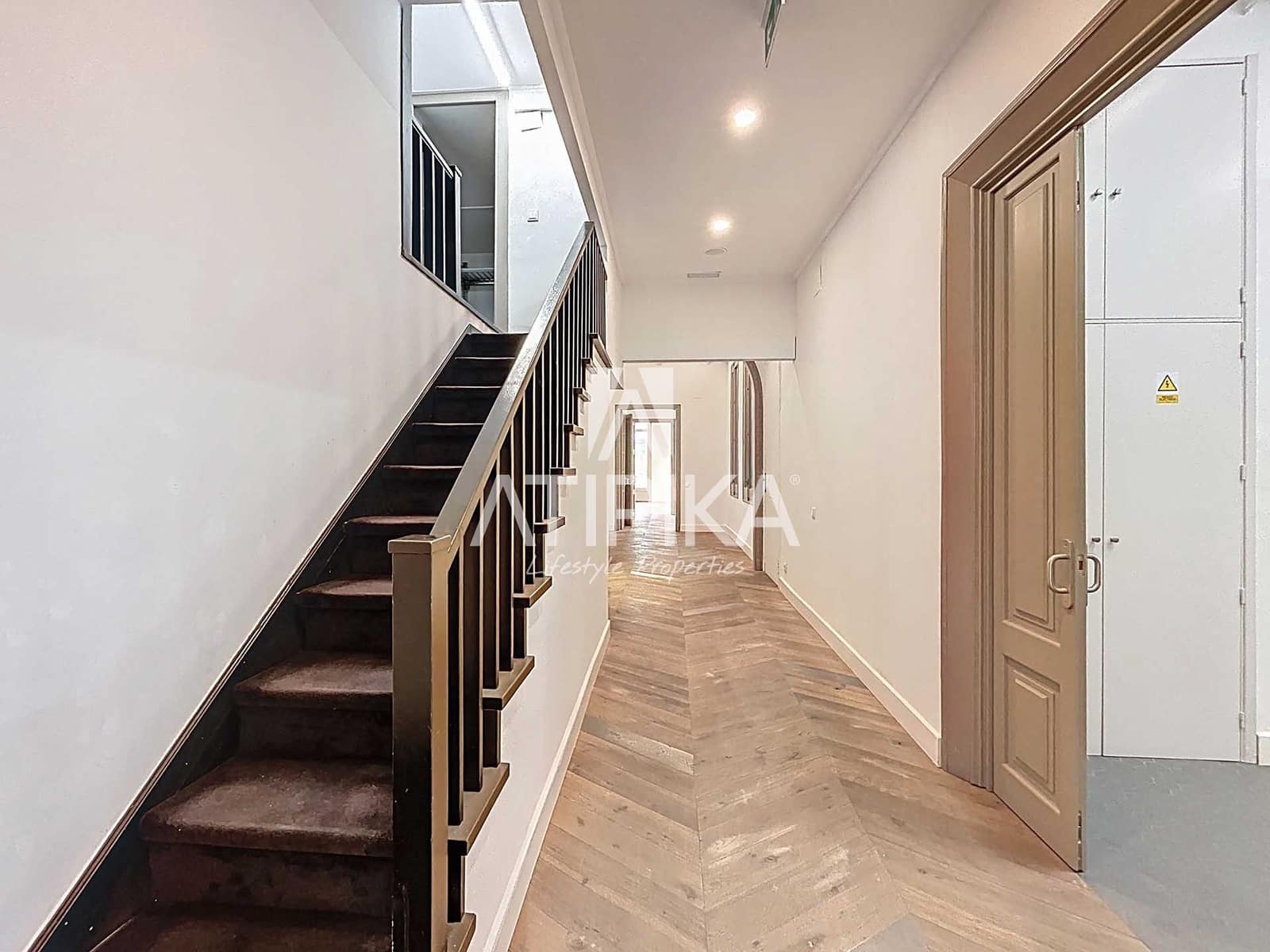 8 soveværelse Kontor til leje i Barcelona by - € 15.000 (Ref: 9195227)