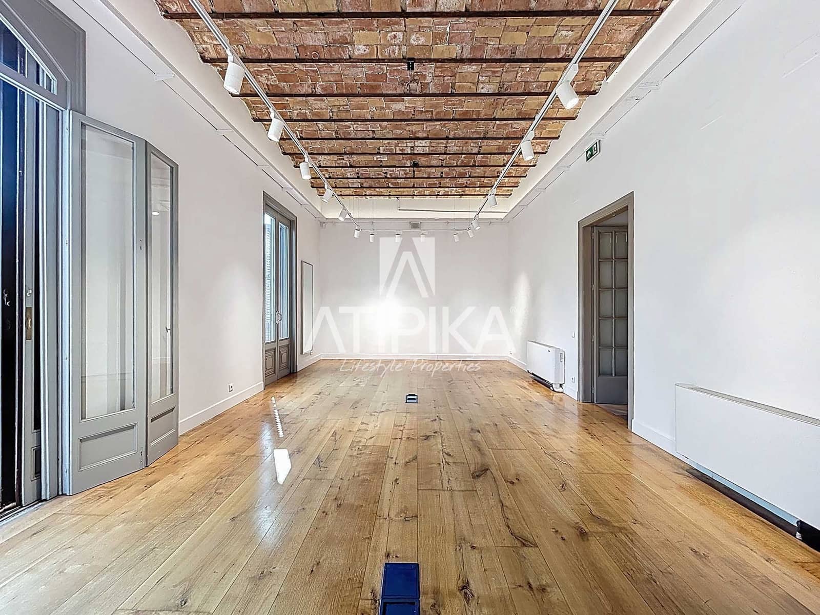 8 soveværelse Kontor til leje i Barcelona by - € 15.000 (Ref: 9195227)