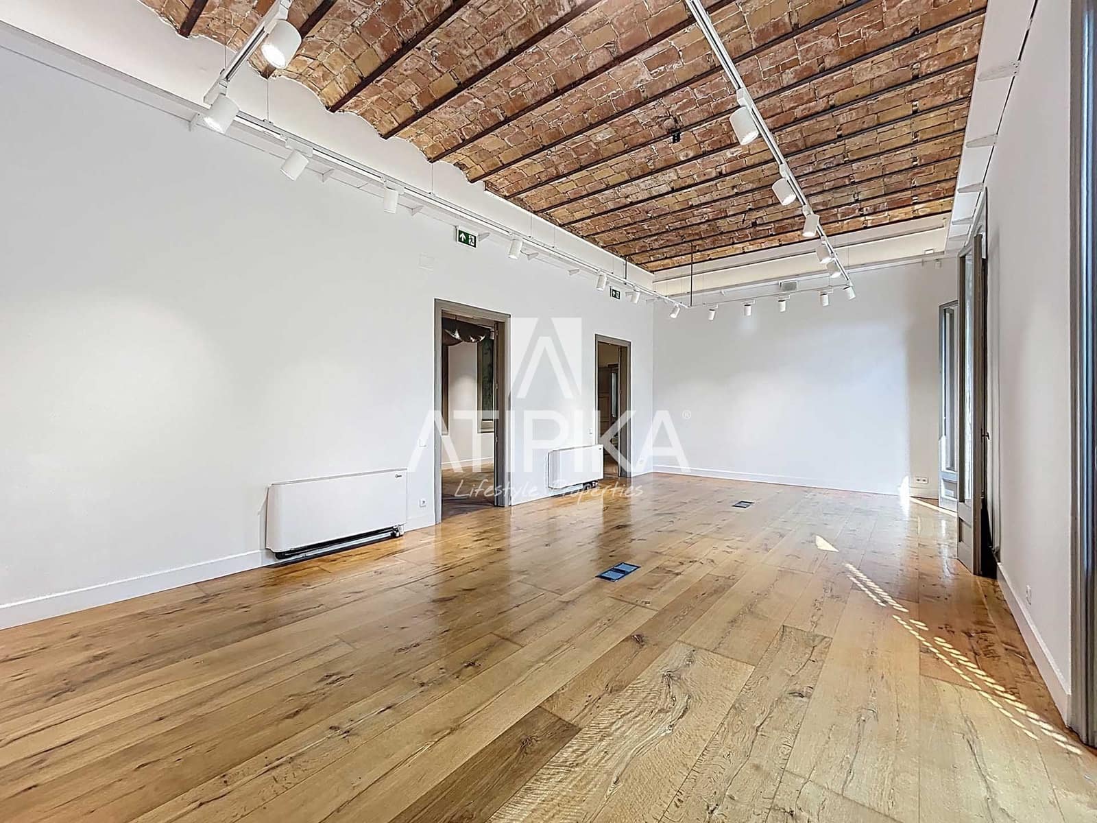 8 soveværelse Kontor til leje i Barcelona by - € 15.000 (Ref: 9195227)