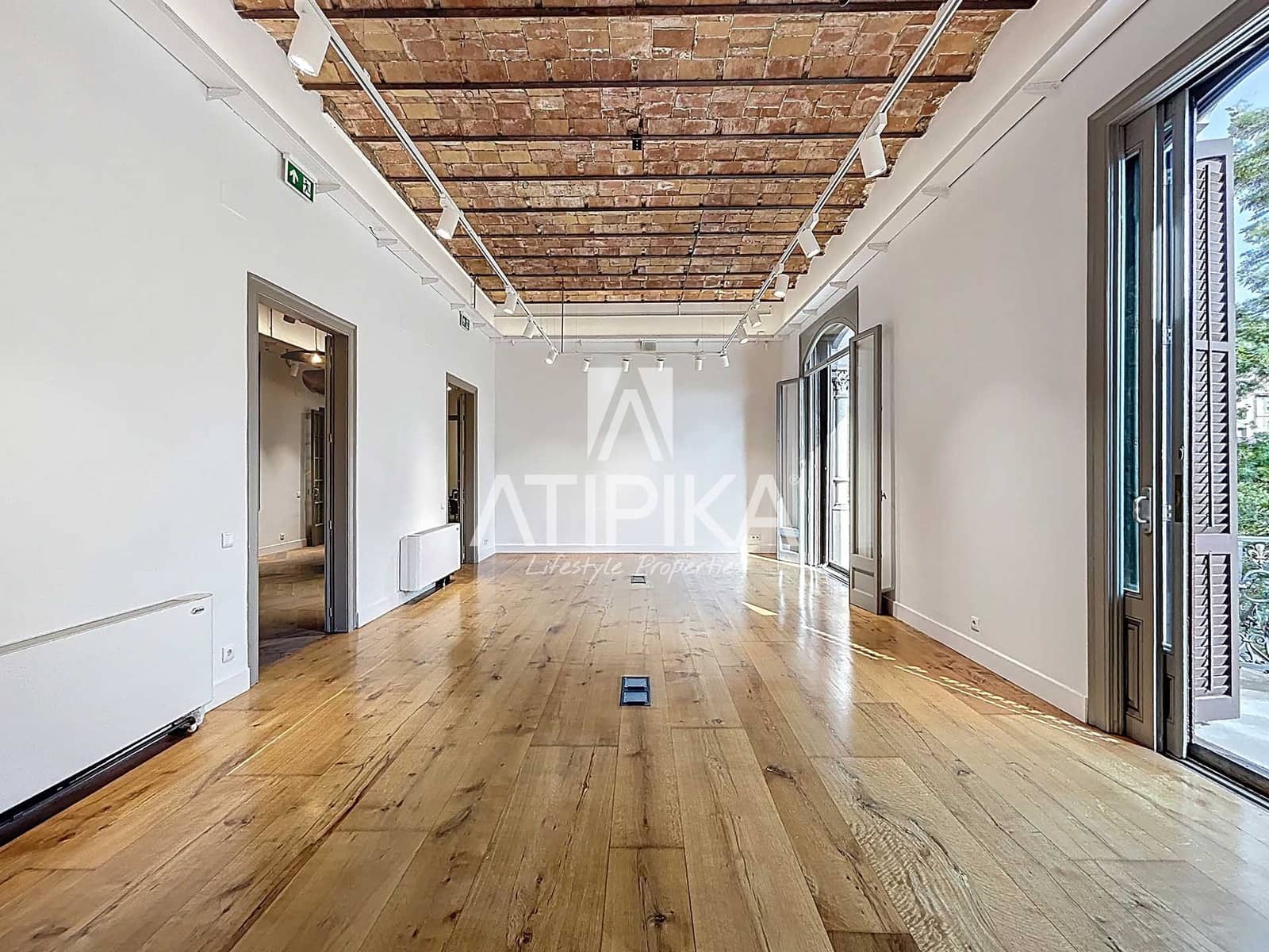 8 soveværelse Kontor til leje i Barcelona by - € 15.000 (Ref: 9195227)