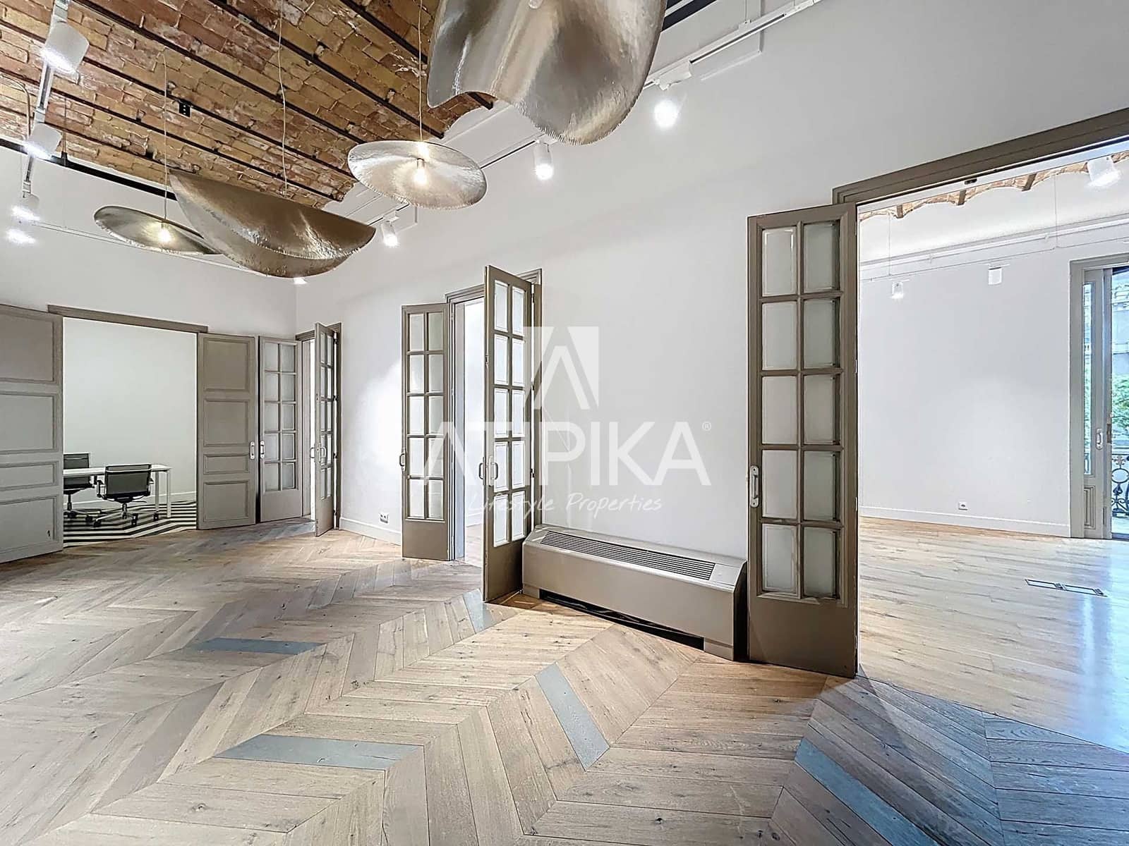 8 soveværelse Kontor til leje i Barcelona by - € 15.000 (Ref: 9195227)