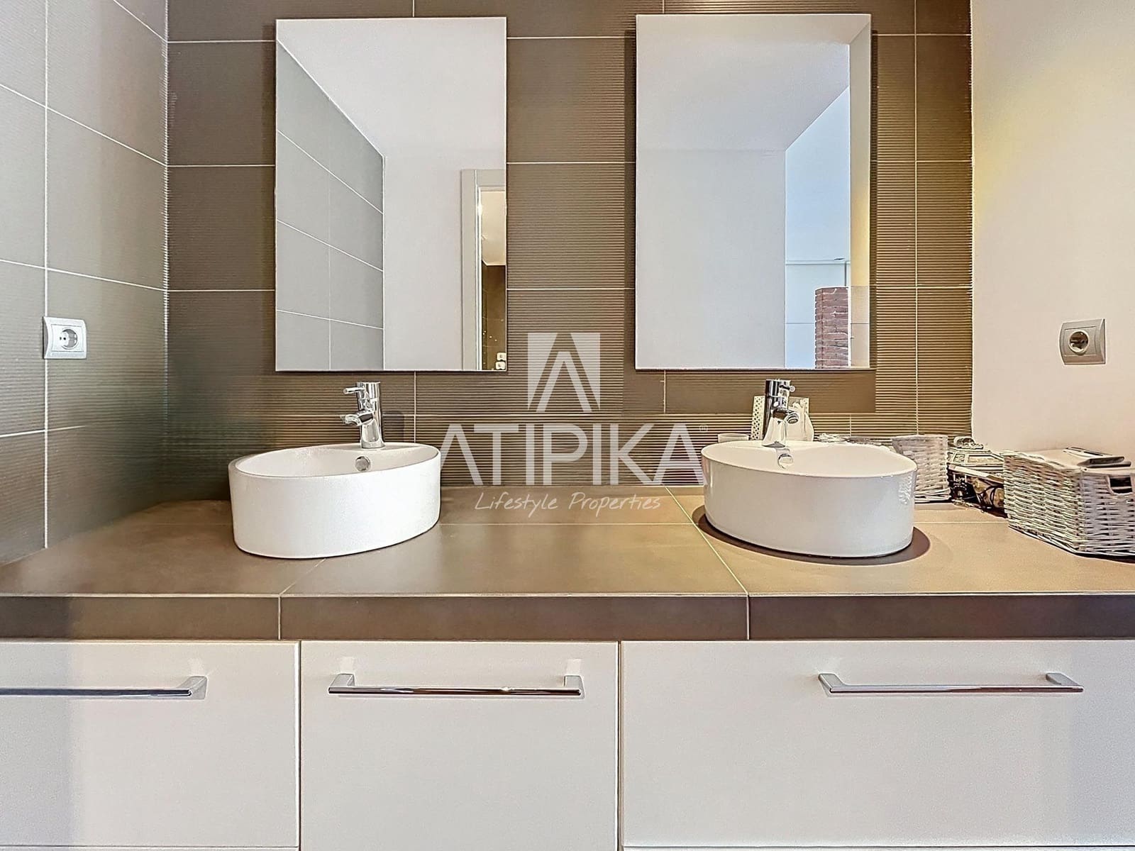 6 soveværelse Villa til salg i Sitges med swimmingpool - € 1.850.000 (Ref: 9197445)